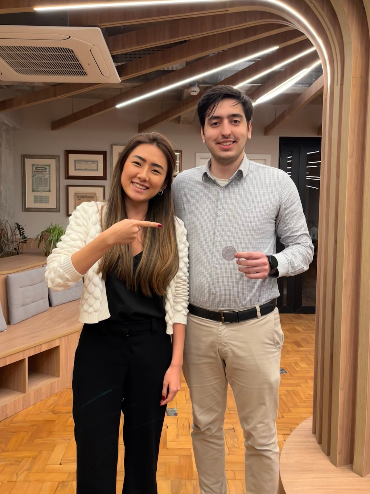 Participantes celebrando uma conquista na Bankers Academy